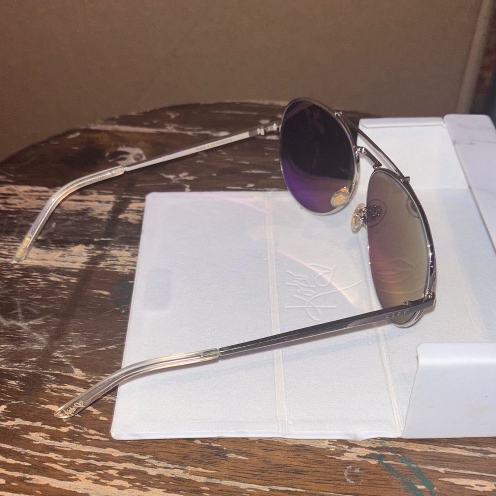 DIFF KOKO by Khloe Kardashian Sunglasses & Case - Picture 9 of 11